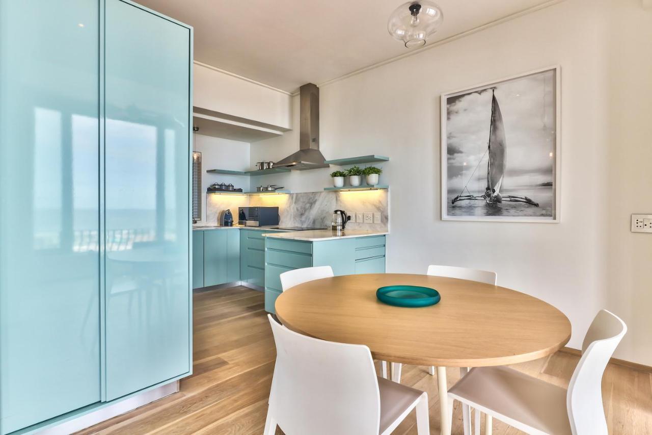 Charming Clifton - Number 4701