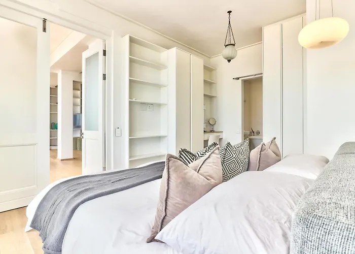 Charming Clifton Apartment - Number 4701