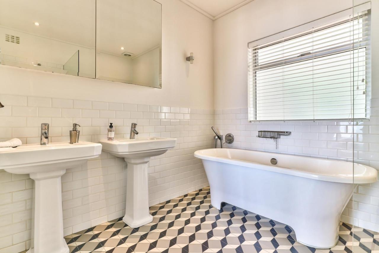 Apartment Charming Clifton - Number 4701 Cape Town